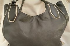 🌟 Sac MICHAEL KORS 100% AUTHENTIQUE (CUIR VÉRITABLE) 🌟 • Modèle : Vanessa Medium Shoulder Tote